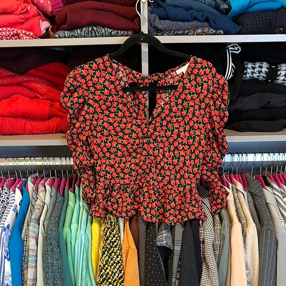 Topshop black/red floral print long ruched sleeve v neck tie back cut out size 4